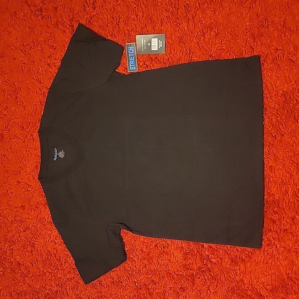 ***NEVER WORN*** Black black ice v neck tee shirt unisex size small